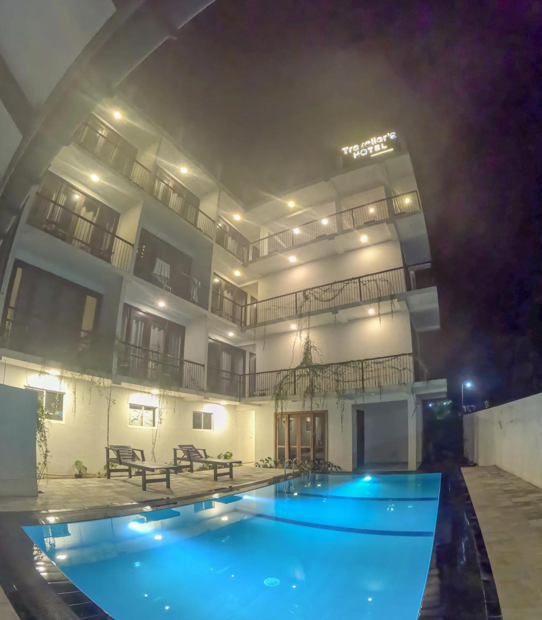 Traveller'S Hotel 히카두와 외부 사진