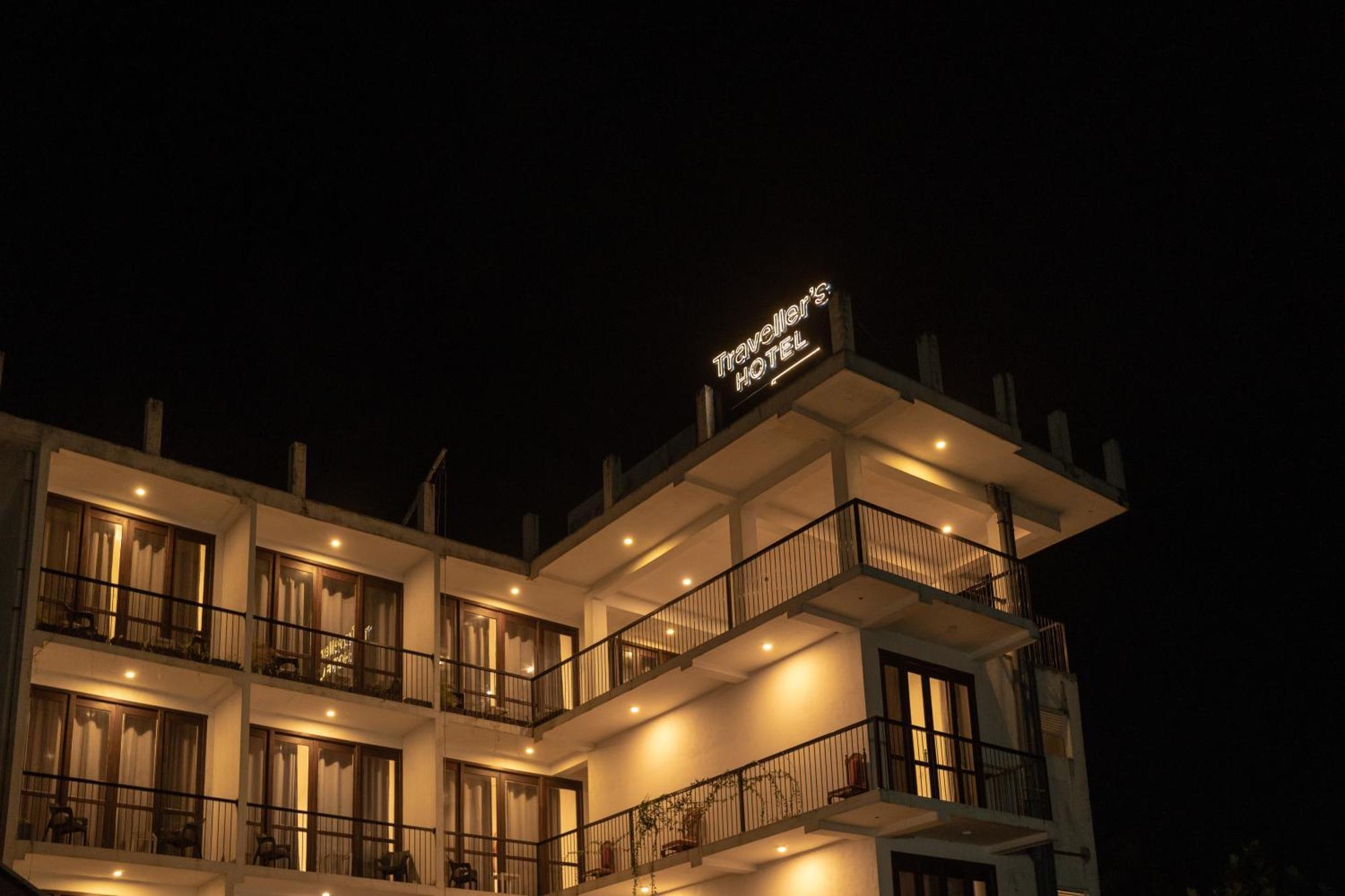 Traveller'S Hotel 히카두와 외부 사진